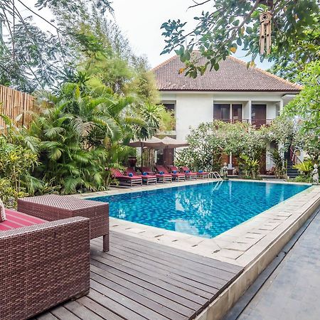 Zen Rooms Badung Nyangnyang Sari Кута Екстериор снимка