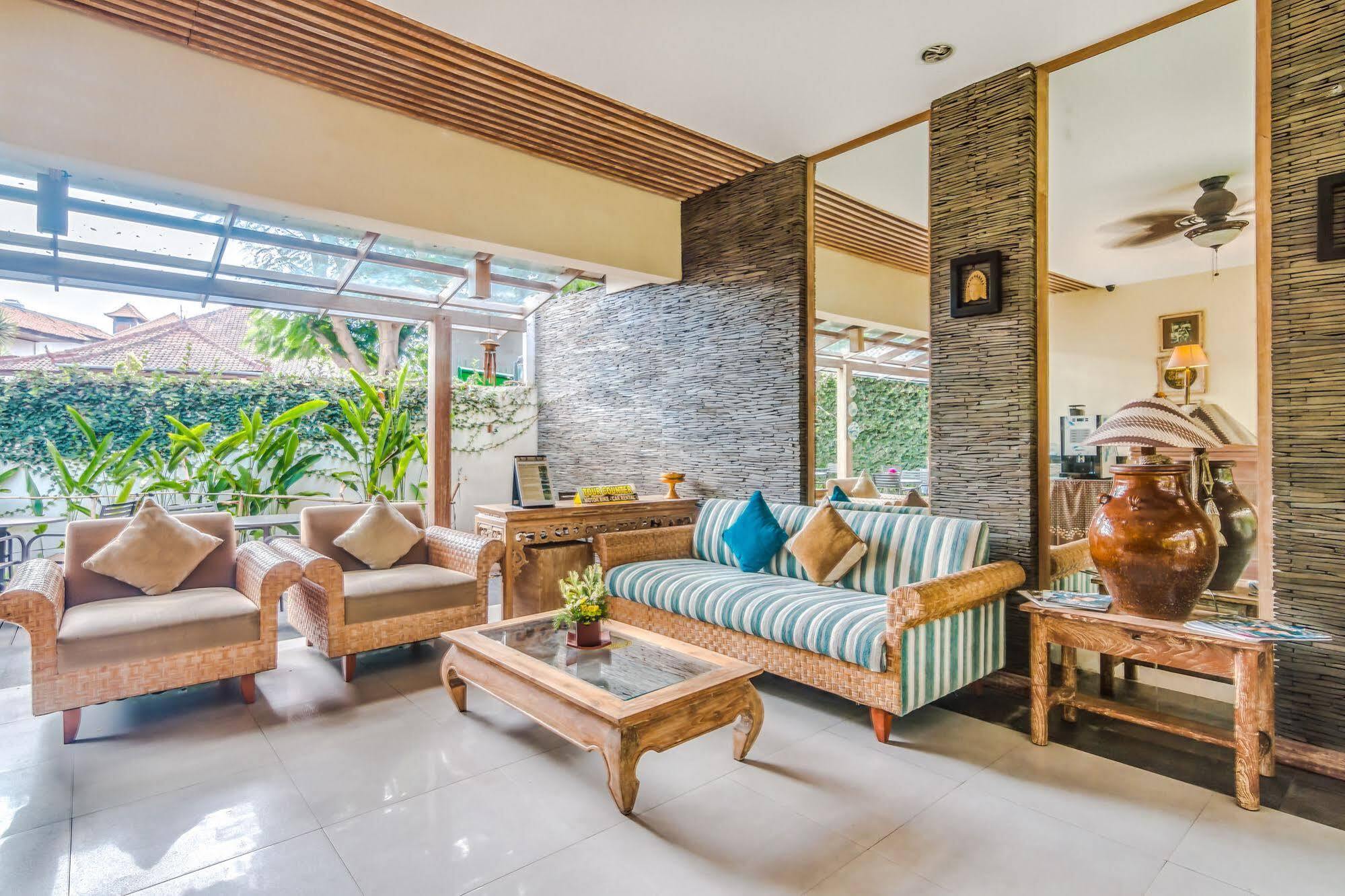 Zen Rooms Badung Nyangnyang Sari Кута Екстериор снимка