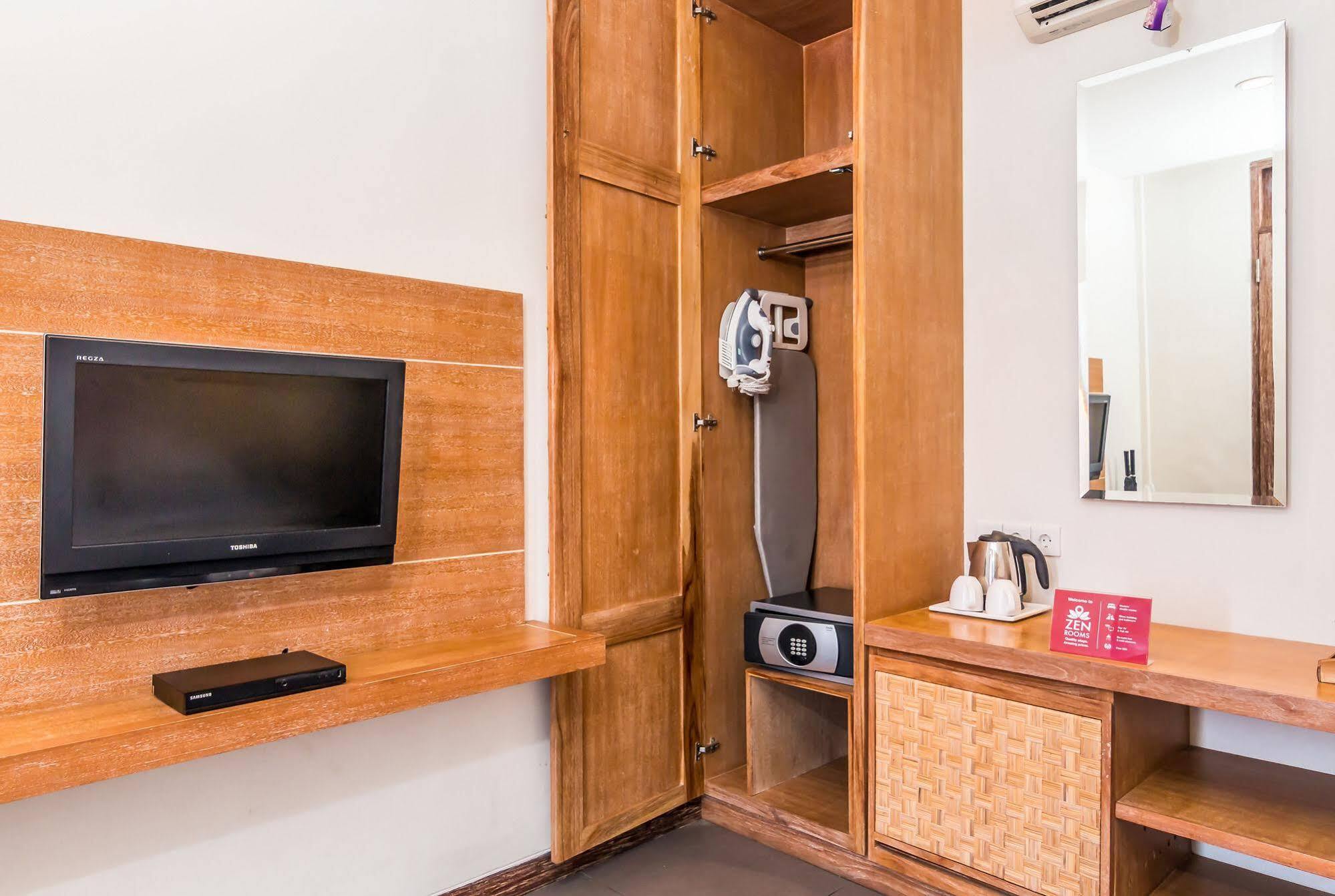 Zen Rooms Badung Nyangnyang Sari Кута Екстериор снимка