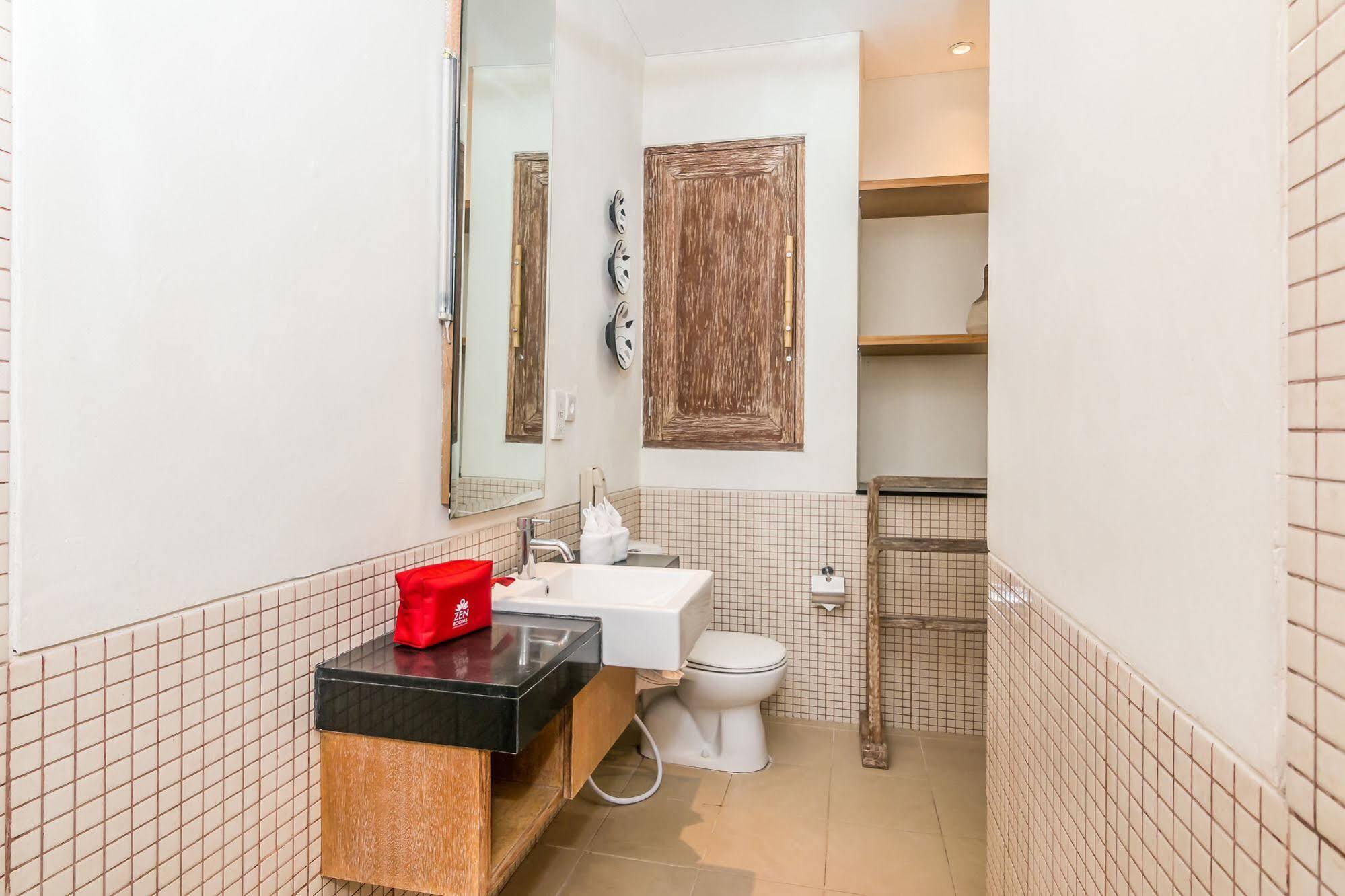 Zen Rooms Badung Nyangnyang Sari Кута Екстериор снимка