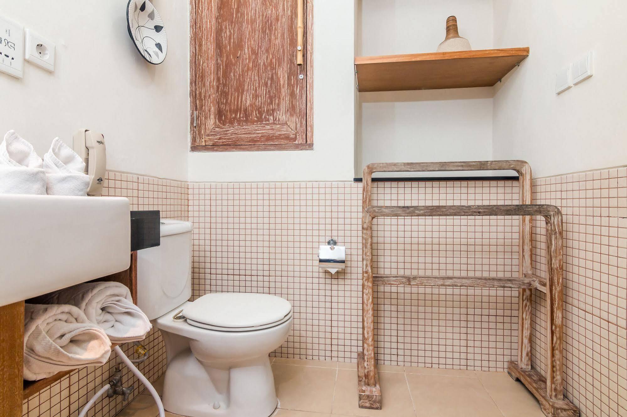 Zen Rooms Badung Nyangnyang Sari Кута Екстериор снимка